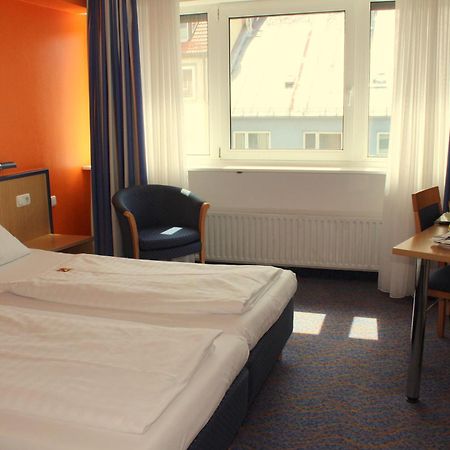 Hotel Wallis Мюнхен Стая снимка
