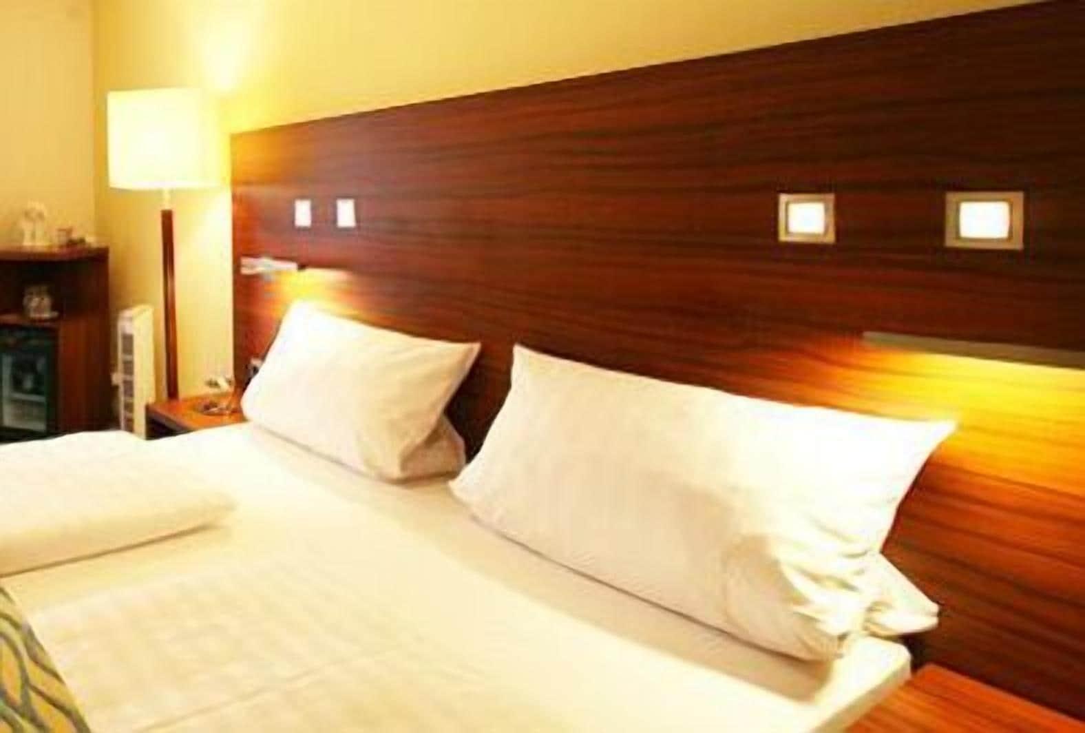 Hotel Wallis Мюнхен Екстериор снимка