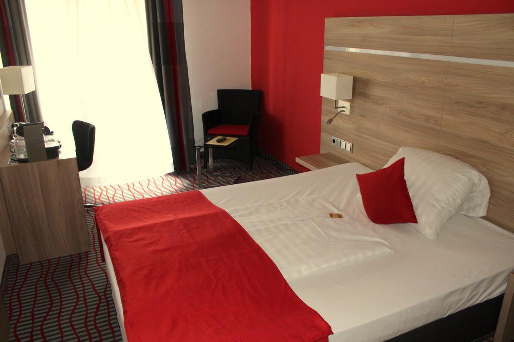 Hotel Wallis Мюнхен Екстериор снимка